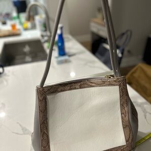Beautiful White, Grey & Tan Snakeskin Handbag – Stylish & Functional!